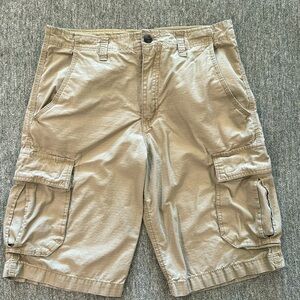 No Boundaries Cargo Shorts, size 32. Excellent condition, used once!